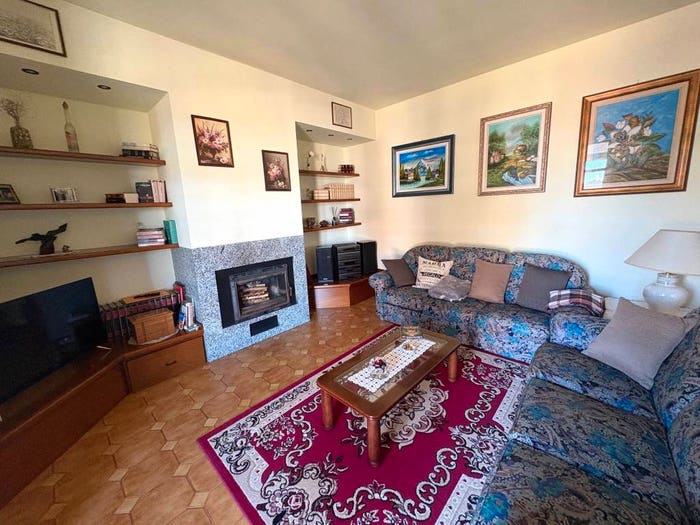 Casa con 6 locali in vendita in Codisotto, Luzzara