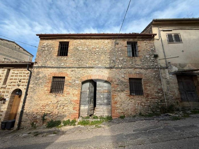 Casa bilocale in vendita in Via Borgo, Montebuono