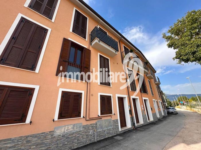 Appartamento trilocale in vendita in Via delle Massale, Sant'Elia Bazzano, L'Aquila