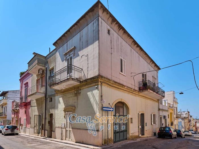 Appartamento trilocale in vendita in Via Alessandro Manzoni, Centro, Parabita