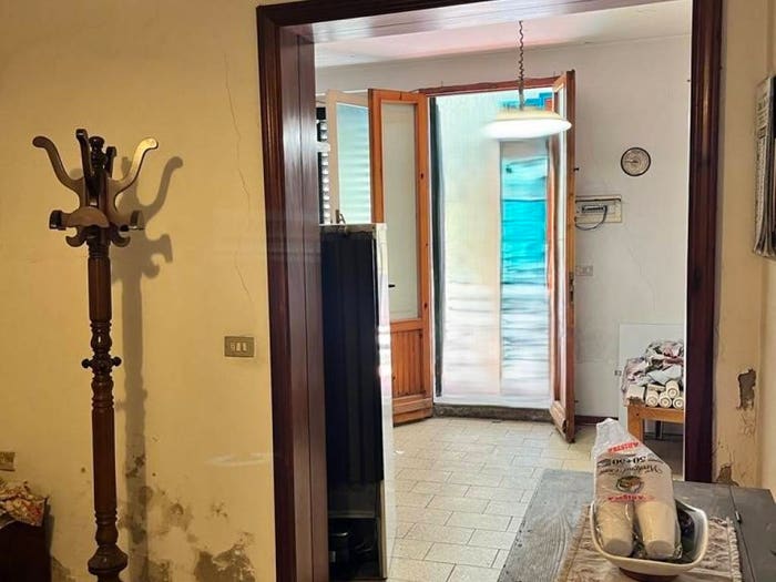Casa con 6 locali in vendita in Via Provinciale Pratese, Centro, Agliana