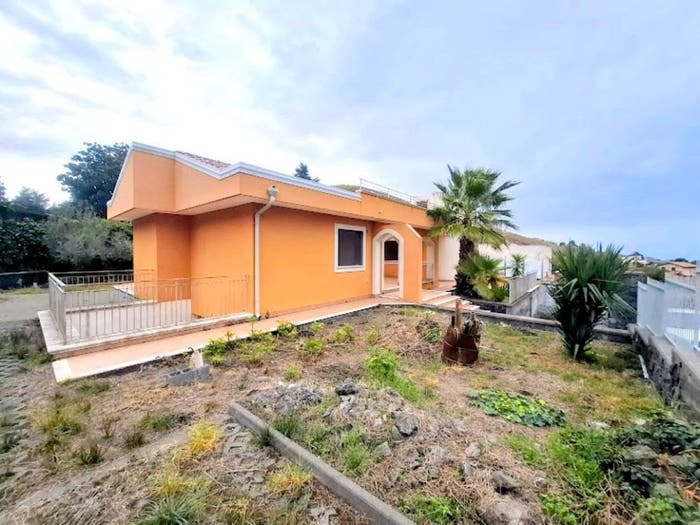 Casa con 5 locali in vendita in Via Sottomonte Troina, Centro, Pedara