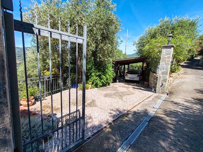 Casa con 6 locali in vendita in Località Montin, Diano San Pietro