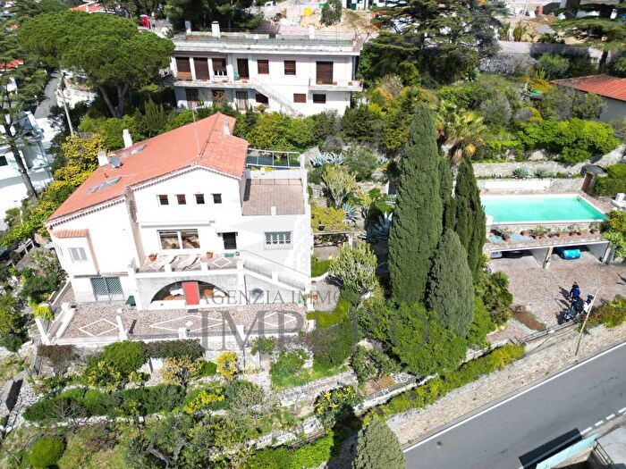 Casa con 6 locali in vendita in via coggiola, Via Romana, Bordighera