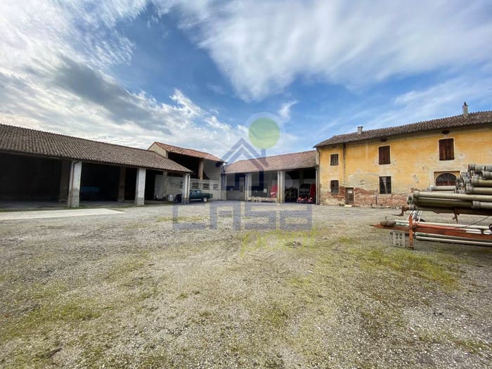 Casa con 6 locali in vendita in Malungola, Centro, Scandolara Ravara