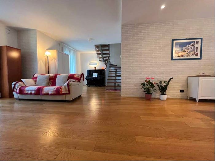 Appartamento con 6 locali in vendita in via Mancinelli, Osimo