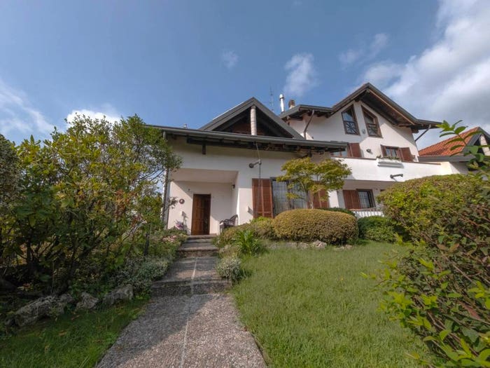 Casa con 6 locali in vendita in Via Pisa, Centro, Marnate