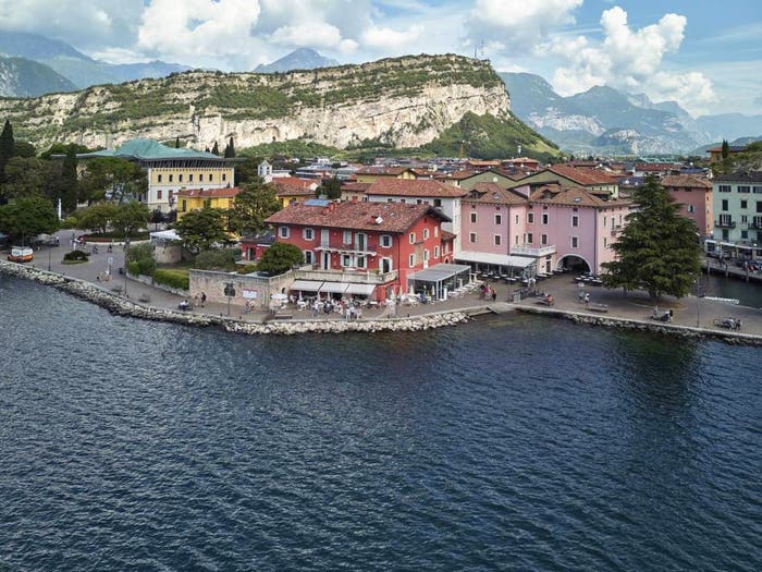 Appartamento con 6 locali in vendita in Via Benaco, Centro, NagoTorbole
