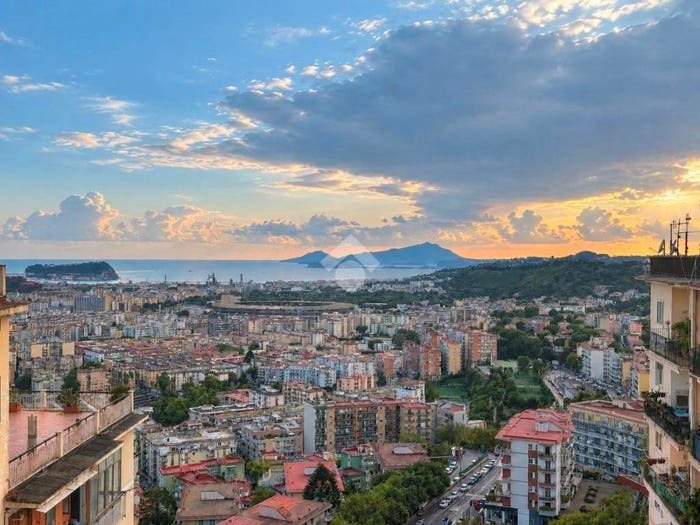 Appartamento trilocale in vendita in Posillipo, Napoli