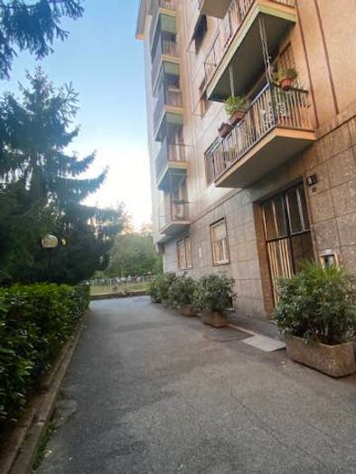 Appartamento trilocale in vendita in Piazza Simone Bolivar, Tripoli Soderini, Milano