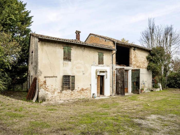 Casa con 6 locali in vendita in Via Copermio, Copermio, Colorno