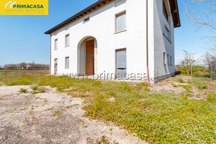 Casa con 6 locali in vendita in Via Don Pasquino Borghi, Correggio