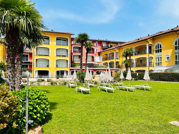 Appartamento quadrilocale in vendita in Via Zanzi, Centro, Lavena Ponte Tresa