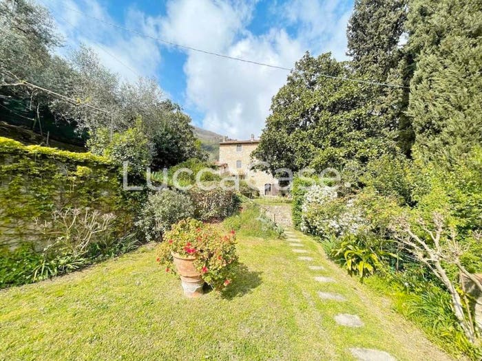 Casa con 6 locali in vendita in Via Per Vicopelago, Massa Pisana Vicopelago, Lucca