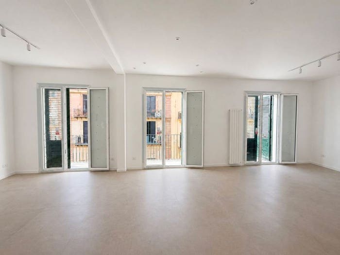 Appartamento con 5 locali in vendita in Via Mariano Stabile, Roma Cavour, Palermo