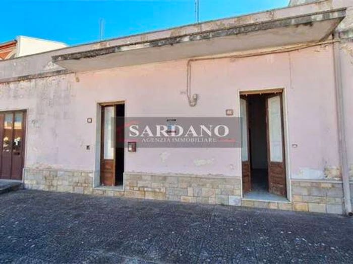 Casa con 6 locali in vendita in Via Guagnano, Cellino San Marco