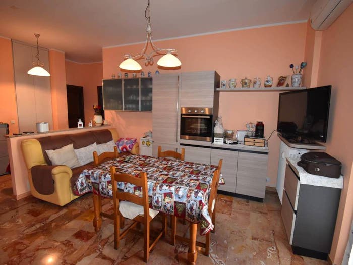 Appartamento trilocale in vendita in Via Re Umberto, Montegrosso, Montegrosso d'Asti