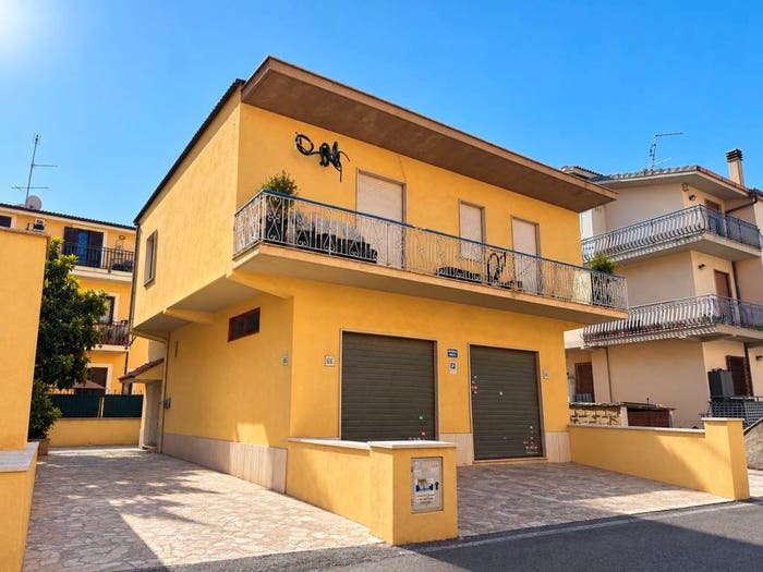 Appartamento bilocale in vendita in Via Trecastagni, Finocchio, Roma