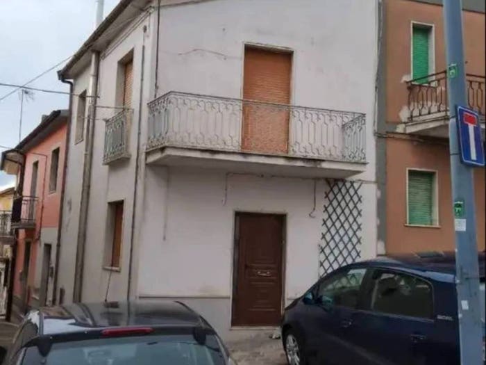 Appartamento trilocale in vendita in Via Mancini P S, Monteleone di Puglia