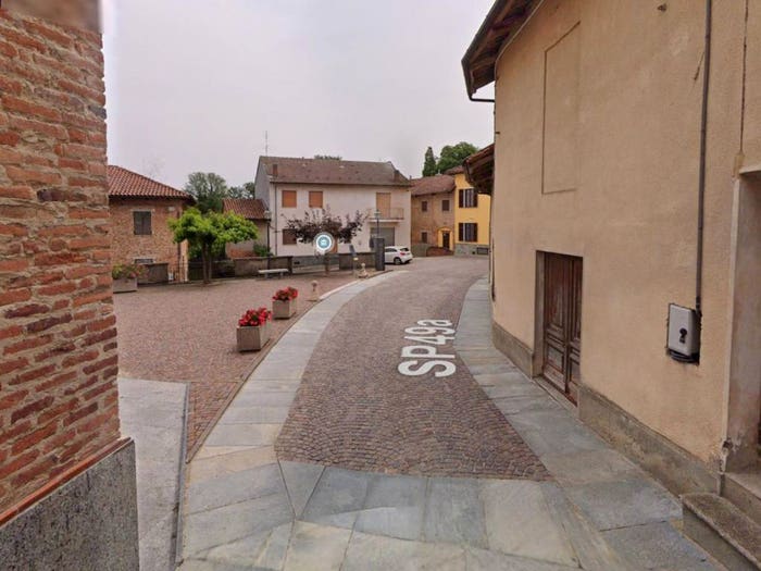 Casa quadrilocale in vendita in Piazza Monte Cervino, Maretto