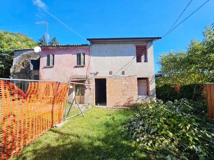 Casa trilocale in vendita in VIA MURO, Baone