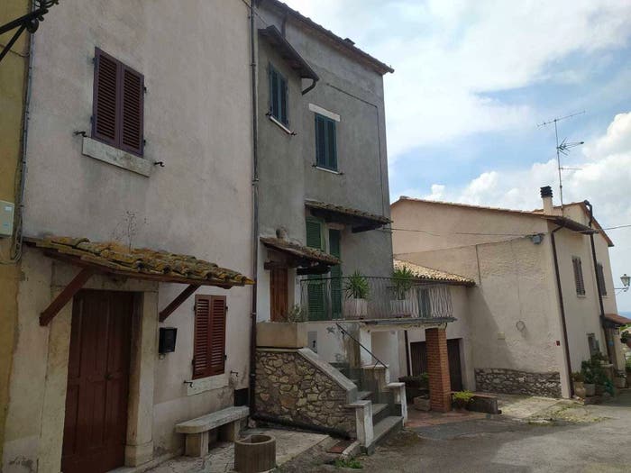 Casa con 6 locali in vendita in PIAZZA PANFILI, Centro, Guardea