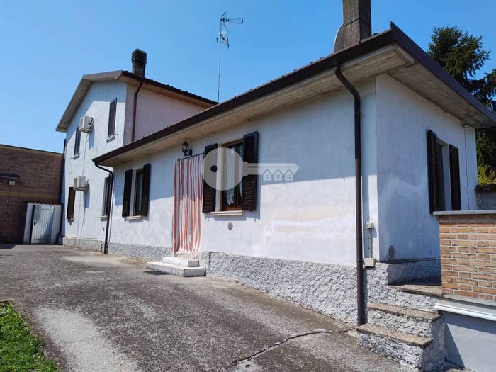 Casa trilocale in vendita in Via Umberto, Volongo
