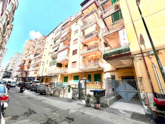 Appartamento trilocale in vendita in Via francesco arnaldi, Pianura, Napoli
