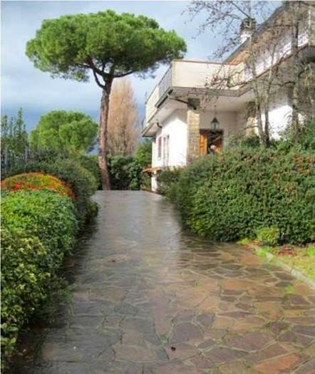 Appartamento con 6 locali in vendita in Via G Donizetti, Centro, Campi Bisenzio