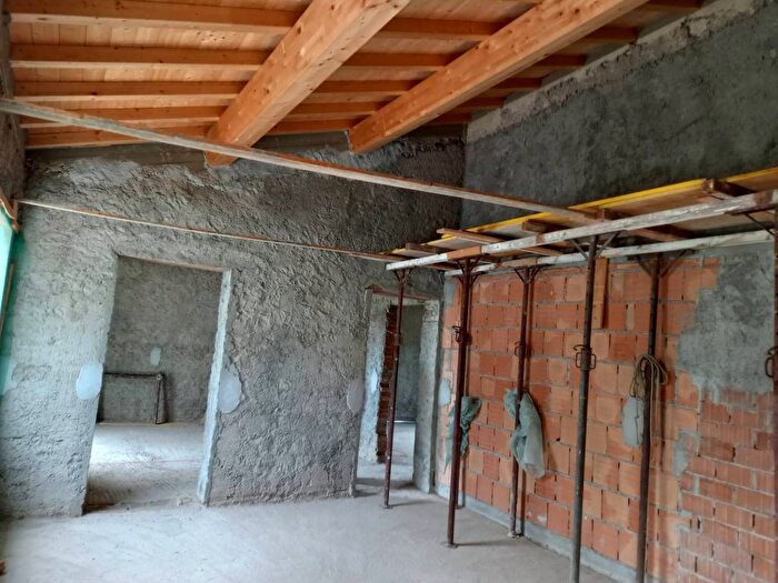 Appartamento quadrilocale in vendita in Via del Crocicchio, Santa Lucia La Borra, Pontedera