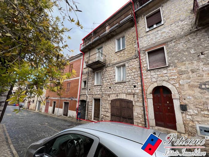 Casa con 6 locali in vendita in Via Lago, Centro, Lenola