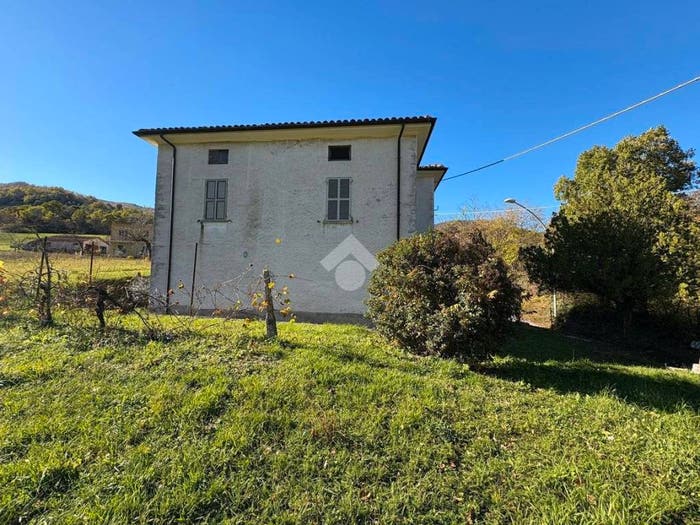 Casa trilocale in vendita in Via Contessa Vecchia, Cantiano