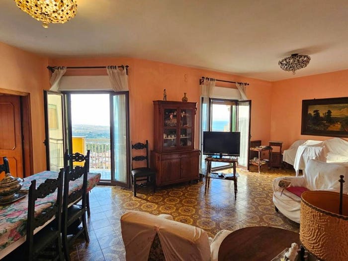 Appartamento con 6 locali in vendita in Via Empedocle, Centro Storico, Agrigento