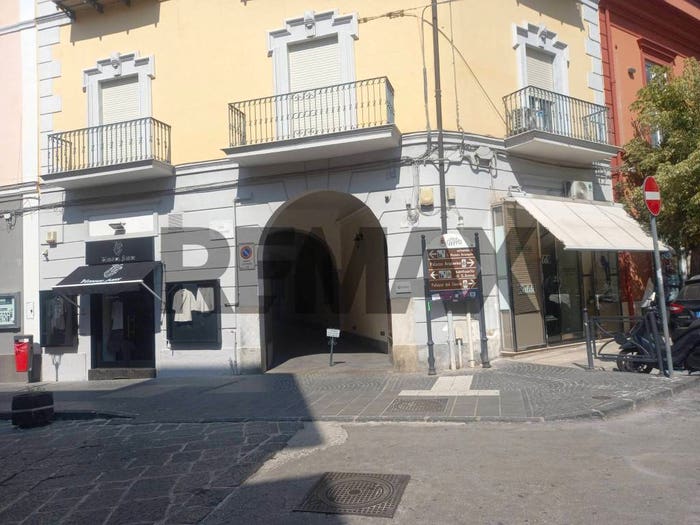 Appartamento quadrilocale in vendita in Via Vincenzo Orazio Crispo, Centro Storico Corso Trieste, Caserta