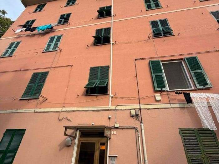 Appartamento quadrilocale in vendita in Piazzale Parenzo, Staglieno, Genova