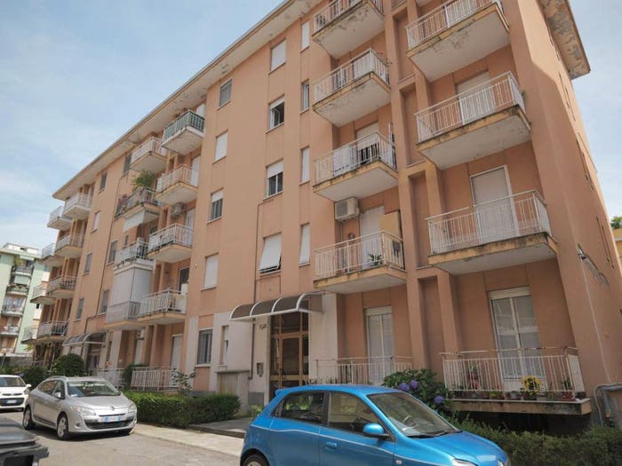 Appartamento trilocale in vendita in Via Ugo Macchieraldo, Centro Città San Paolo, Biella