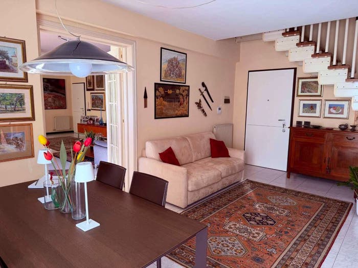 Appartamento trilocale in vendita in via degli Iris, Quarto, Genova