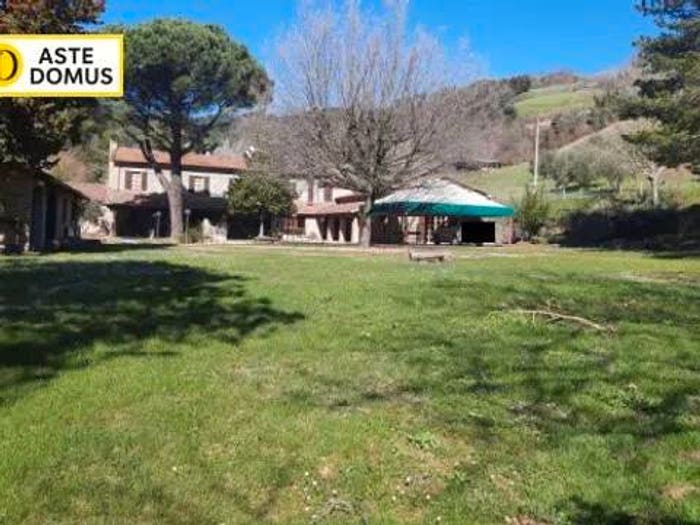 Casa con 6 locali in vendita in Via Santa Reparata, Modigliana