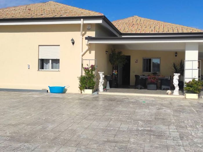 Casa con 6 locali in vendita in Canicattì