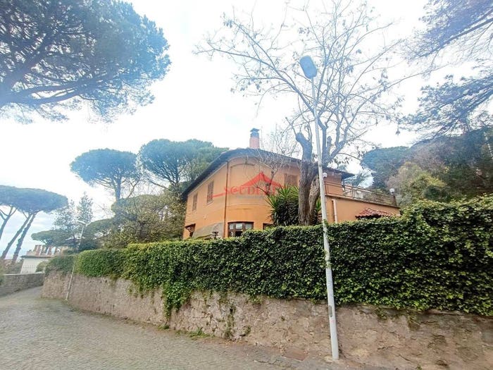 Casa quadrilocale in vendita in Via Colle delle Ginestre, Colle delle Ginestre Pedica, Grottaferrata