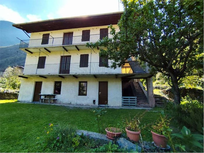 Casa con 5 locali in vendita in Echallod Superiore, Arnad
