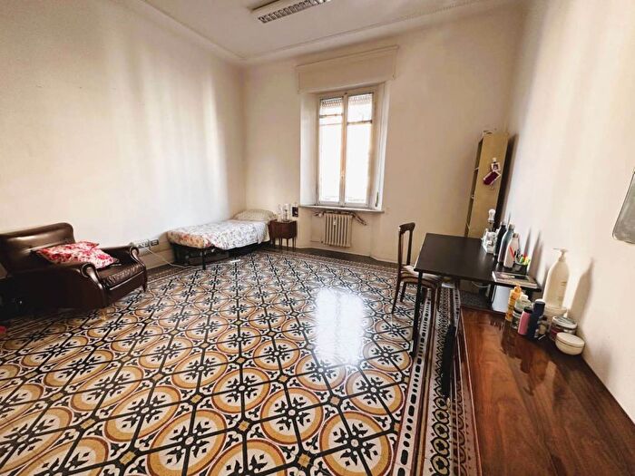 Appartamento con 5 locali in vendita in Cavour, Ancona
