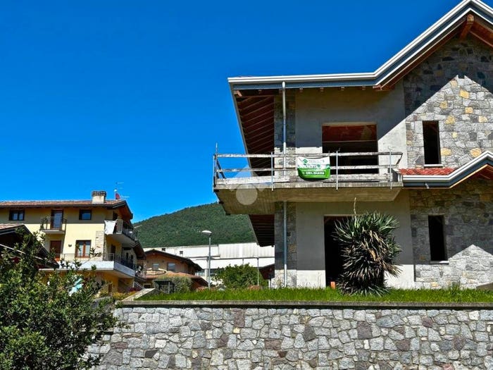 Casa trilocale in vendita in Via Papa Paolo VI, Berzo Inferiore