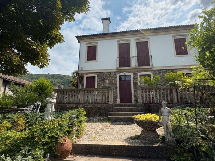 Casa con 6 locali in vendita in Via Giambattista Vico, Centro, Brendola