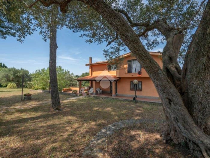 Casa con 6 locali in vendita in Via della Villa, Formello