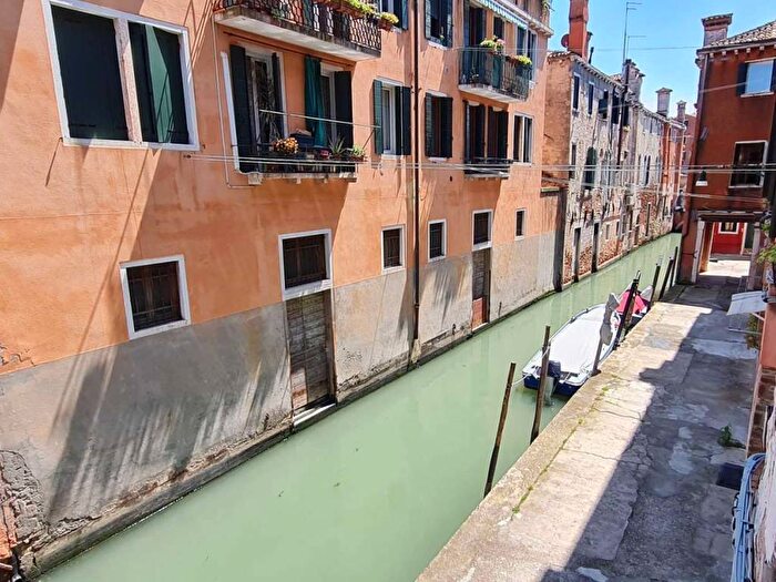 Appartamento quadrilocale in vendita in Guglie San Leonardo, Venezia