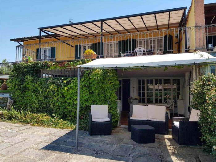 Casa con 6 locali in vendita in Ameglia