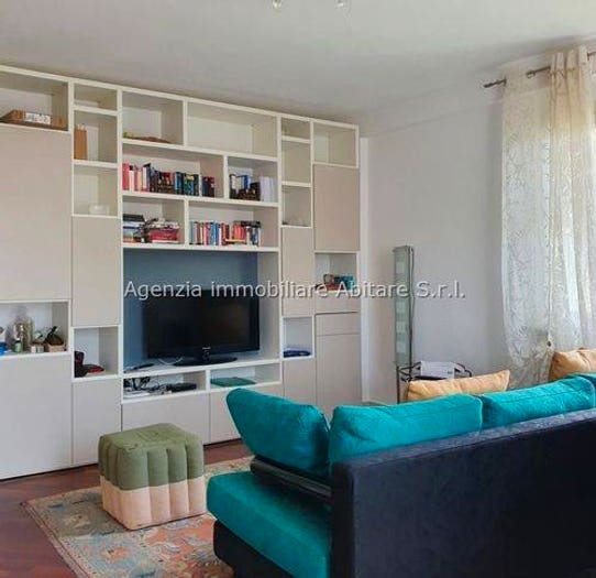 Appartamento trilocale in vendita in Marina di Massa Centro, Massa