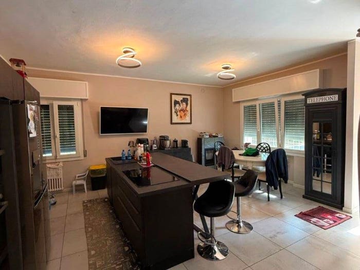 Casa con 6 locali in vendita in Via Mazzone, Mirandola