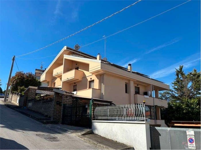 Casa con 6 locali in vendita in via Martiri di Belfiore C, Vestina Chiarini, Montesilvano